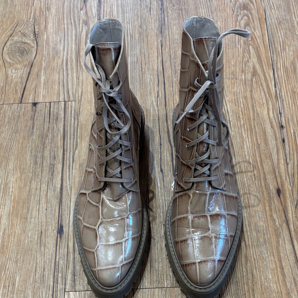 Freda Salvador Men's Tan Crocodile Pattern Boots